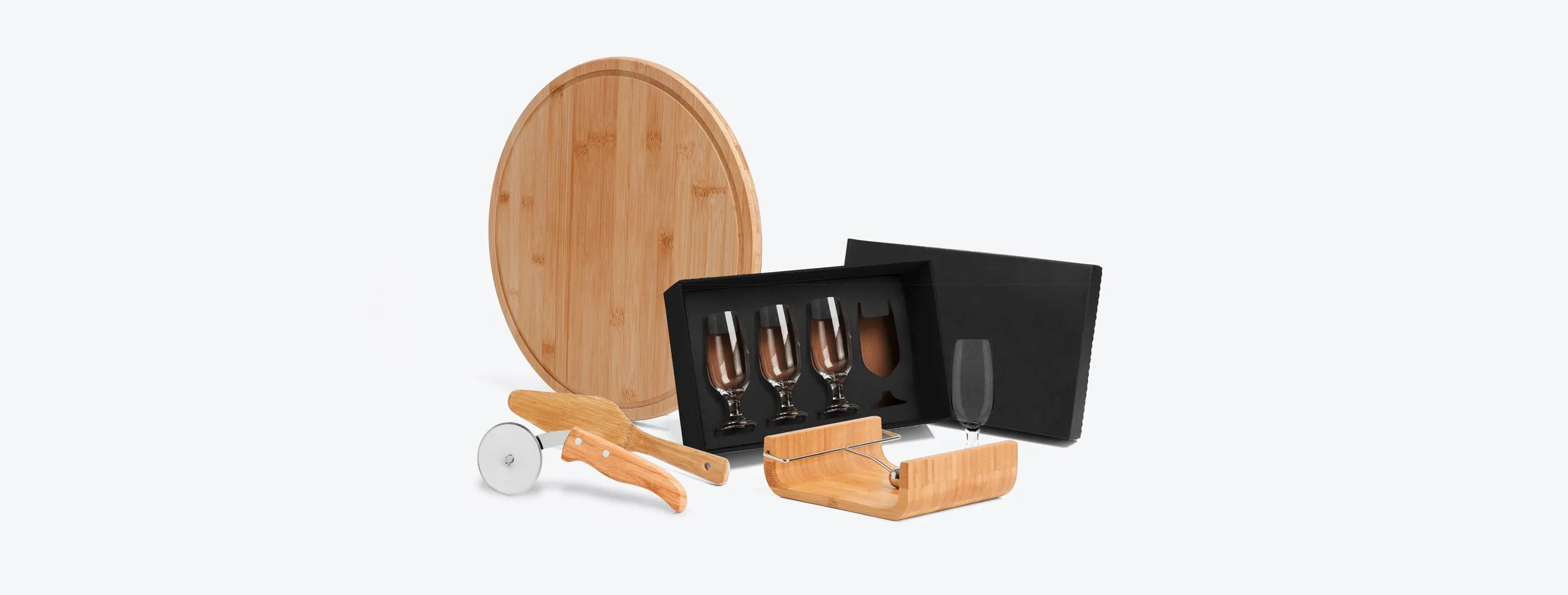 KIT PARA PIZZA EM BAMBU COM ACESSÓRIOS - 8 PÇS